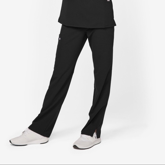 ISO Figs Scrubs - Picture 2 of 2